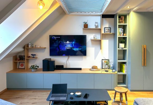 Meuble TV escalier