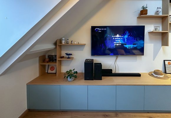 Meuble TV escalier