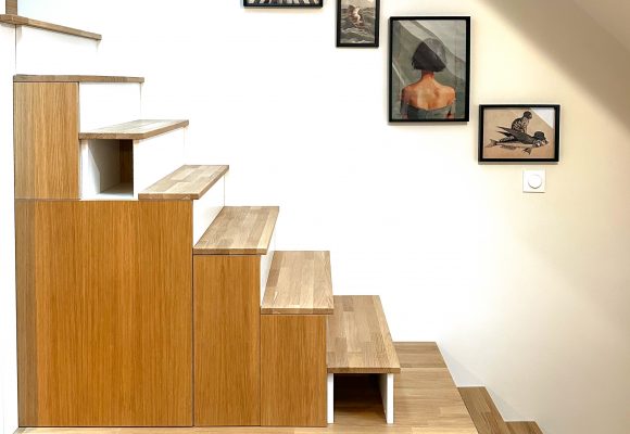 Meuble TV escalier