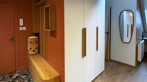 Meuble d’entrée avec banquette et dressing intégré