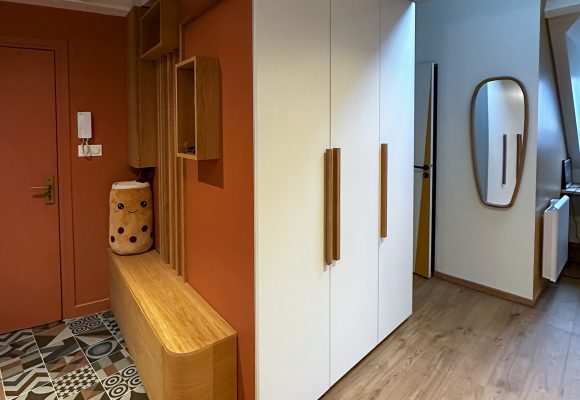 Meuble d’entrée avec banquette et dressing intégré
