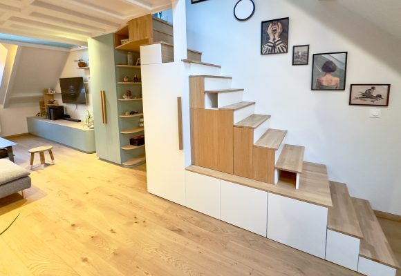 Meuble TV escalier