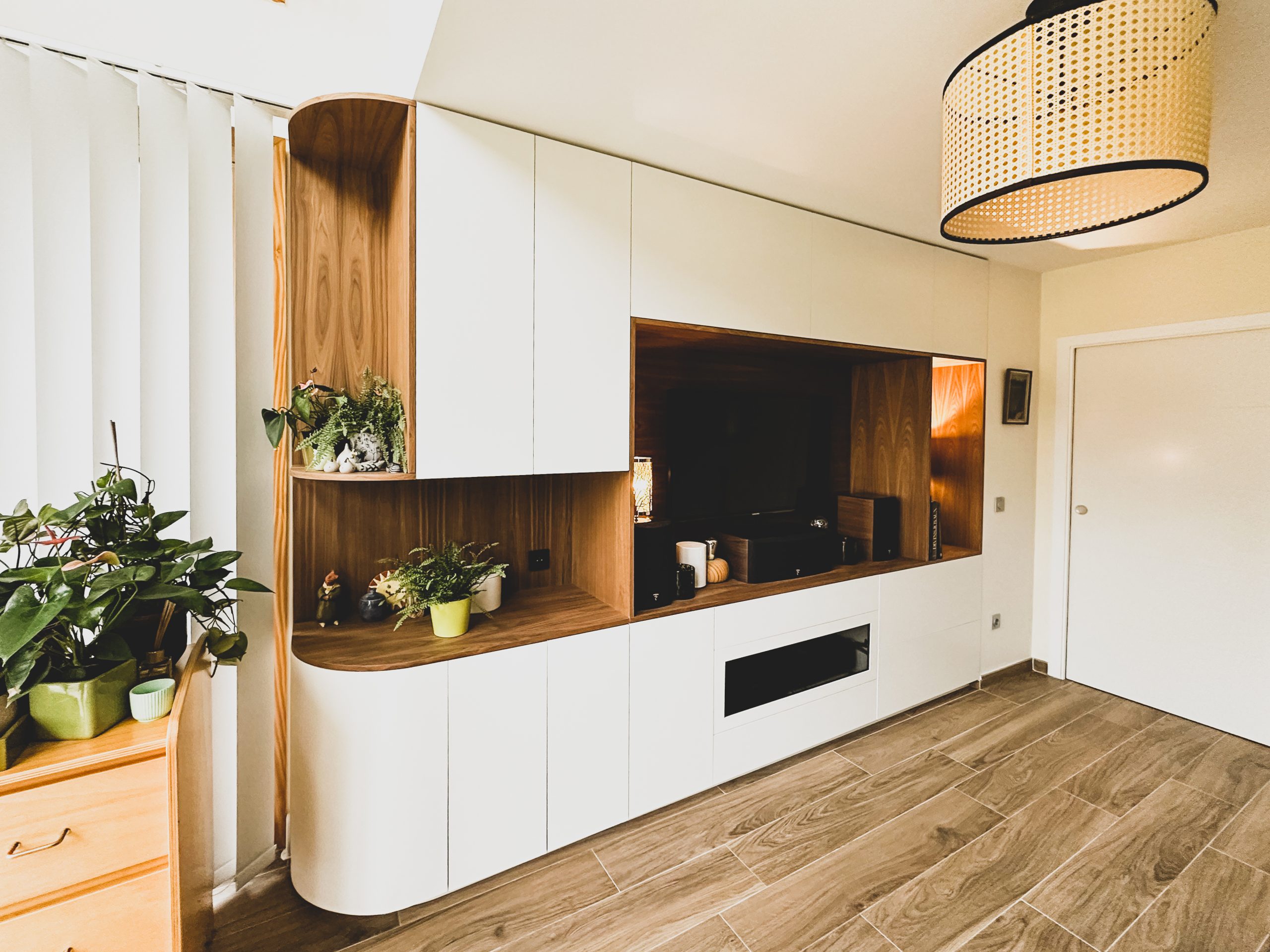 MeubleTV blanc et noyer