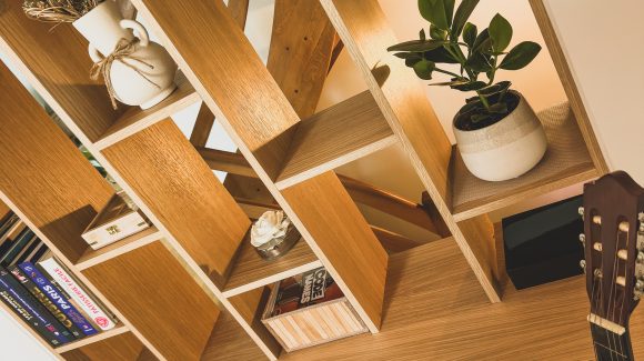 Bibliothèque et claustra